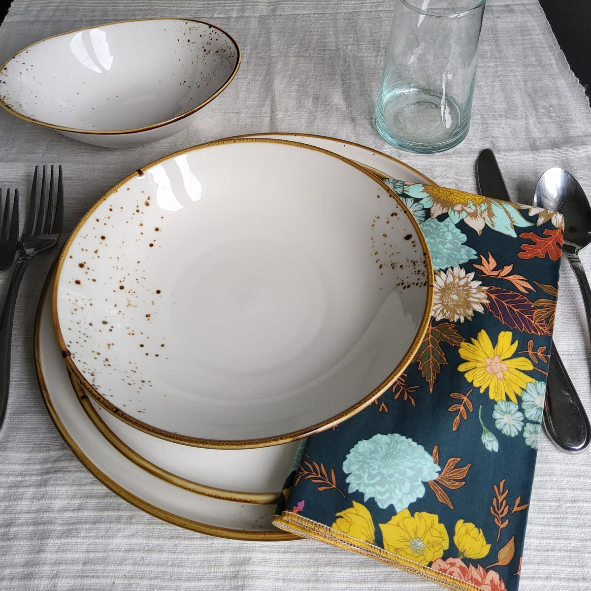 Terra Porcelain Craft White Speckled Dinnerware 4 Pc Set